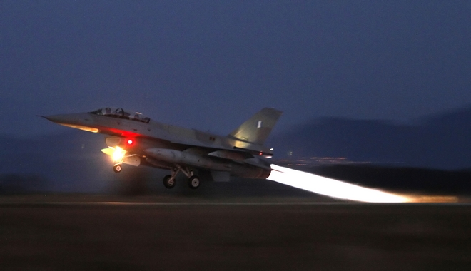 F-16: Τα ‘γεράκια’ του Αιγαίου πετούν και στο απόλυτο σκοτάδι