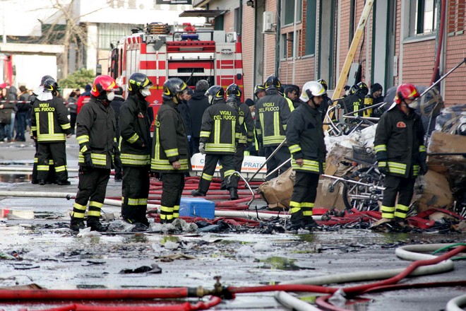 Βόρεια Ιταλία: Πυρκαγιά σε αποθήκη – 100 άτομα απομακρύνθηκαν από τα σπίτια τους