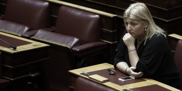 Διαμαρτυρία βουλευτή του ΣΥΡΙΖΑ στον πρωθυπουργό για τα επιδόματα