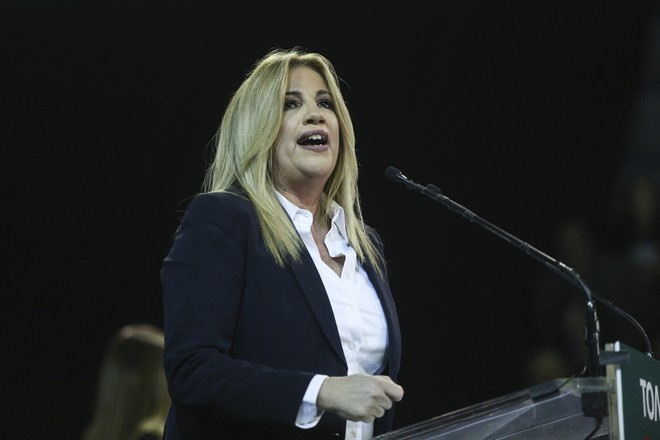 Πολλαπλά μηνύματα από Γεννηματά και ‘πόρτα’ σε Φλαμπουράρη