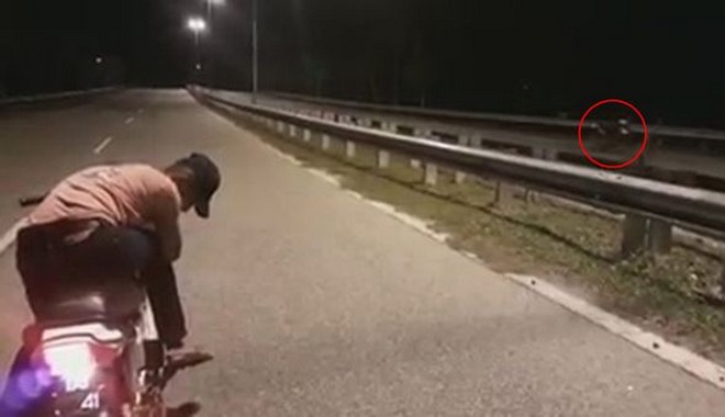 Αλήθεια ή ψέμα: Μηχανή-φάντασμα κινείται σε λεωφόρο χωρίς καβαλάρη