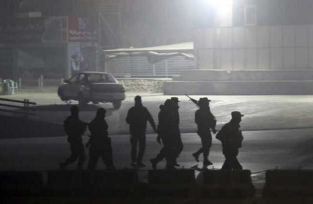 Σε εξέλιξη ένοπλη επίθεση στο ξενοδοχείο Intercontinental της Καμπούλ