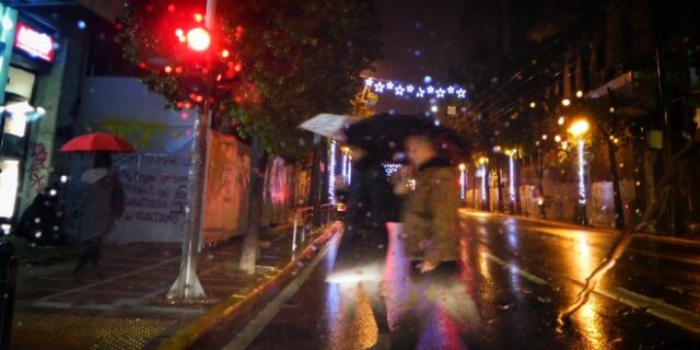 Έφτασε ο ‘Θησέας’- Ισχυρές καταιγίδες σε όλη τη χώρα, χιόνια στα ορεινά