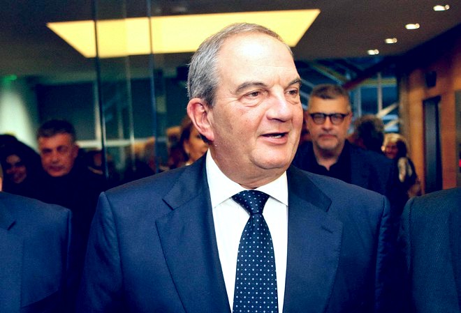 Στοχοποιούν τον Κώστα Καραμανλή