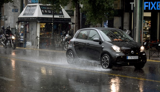 Κακοκαιρία: Μποτιλιάρισμα και δεκάδες κλήσεις στη Βορειοανατολική Αττική