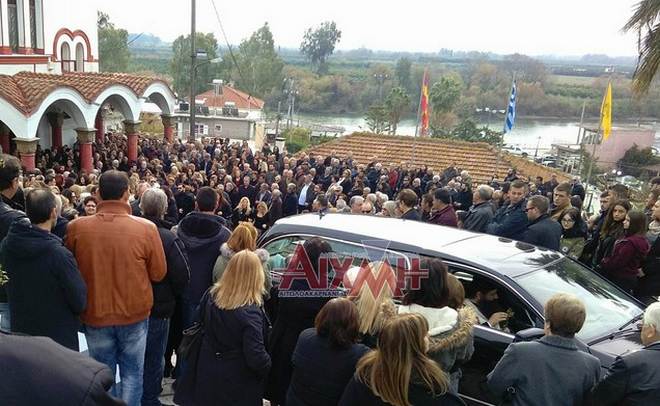 Αιτωλοακαρνανία: Θρήνος στην κηδεία της 44χρονης μητέρας