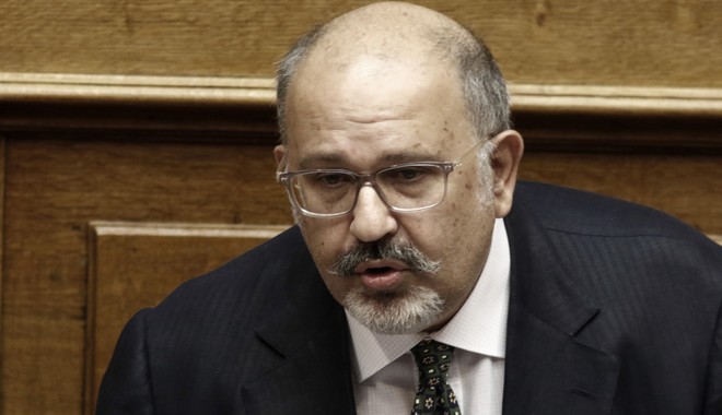 Ξυδάκης: Οι λαθρέμποροι του πατριωτισμού κρύβονται πίσω από κορώνες