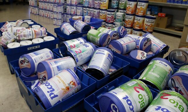 Διατροφικό σκάνδαλο: Πουλούσαν κανονικά βρεφικό γάλα με σαλμονέλα που έπρεπε να έχει αποσυρθεί
