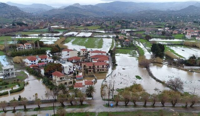 Λέσβος: Πλημμύρισε η Ερεσός από τις έντονες βροχοπτώσεις
