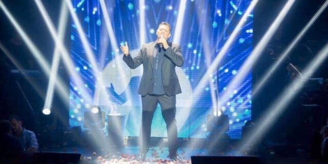 Νίκος Μακρόπουλος : Grand φινάλε στην παραλιακή και τώρα Αμερική