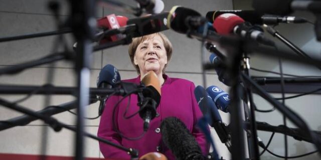 Η Μέρκελ χαιρετίζει την απόφαση του SPD για έναρξη διαπραγματεύσεων