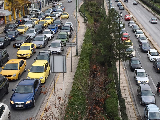 Κυκλοφοριακό χάος στην Αθήνα – Ποιοι δρόμοι είναι μποτιλιαρισμένοι