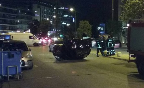 Αναποδογύρισε αυτοκίνητο στη Μιχαλακοπούλου- Κυκλοφοριακό κομφούζιο
