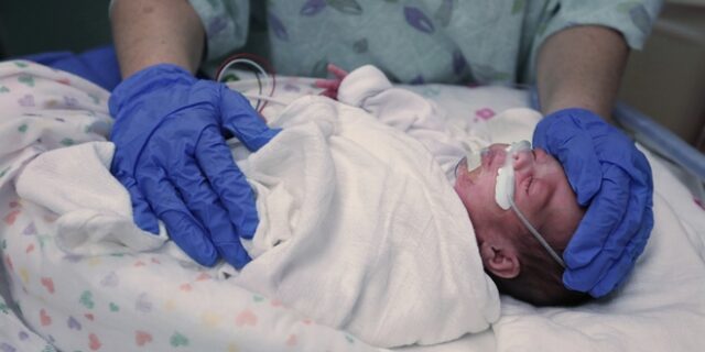 Γεννήθηκε τέσσερα χρόνια μετά τον θάνατο των γονιών του