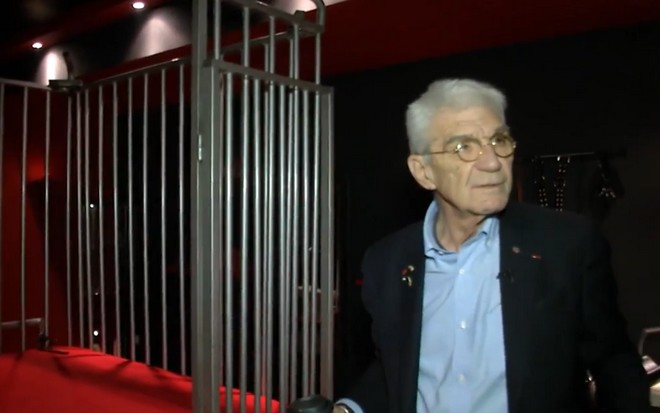 Ο Μπουτάρης επισκέφθηκε οίκο ανοχής και μίλησε για τη σεξουαλική του ζωή