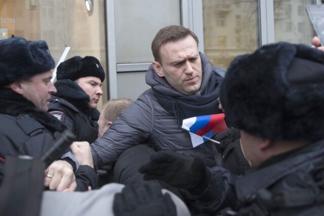 Ρωσία: Αφέθηκε ελεύθερος ο ηγέτης της αντιπολίτευσης Αλεξέι Ναβάλνι