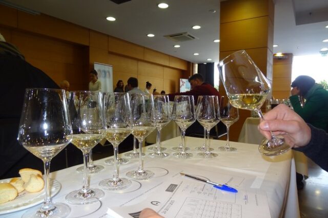 Ο διεθνής διαγωνισμός που αλλάζει επίπεδο τον ελληνικό οίνο
