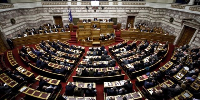 Συνταγματική Αναθεώρηση: Τη Δευτέρα ψηφίζονται οι αλλαγές. Πού διαφωνούν ΝΔ – ΣΥΡΙΖΑ