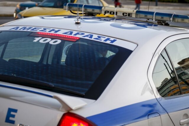 Εξαρθρώθηκε σπείρα που διέπραττε ληστείες σε βάρος πεζών και σε σπίτια στην Δυτική Αττική