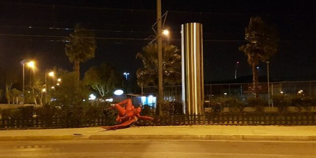 Δήμαρχος Παλαιού Φαλήρου: Άγνωστοι με κουκούλες κατέστρεψαν τα ξημερώματα τον Phylax