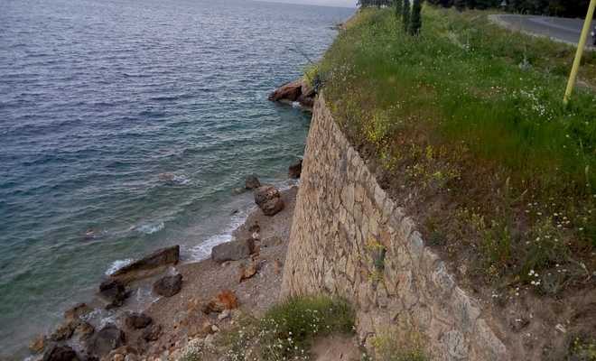 Βόλος: ‘Βουτιά’ θανάτου με μηχανάκι στις Πλάκες για 53χρονο