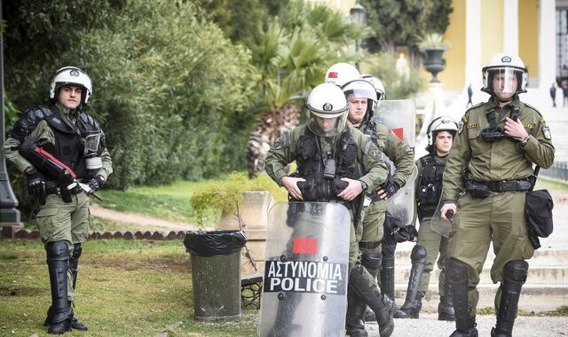 Σε εξέλιξη νέα συγκέντρωση διαμαρτυρίας από Ιρανούς στην Πρεσβεία του Ιράν