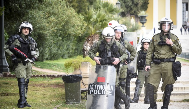 Σε εξέλιξη νέα συγκέντρωση διαμαρτυρίας από Ιρανούς στην Πρεσβεία του Ιράν