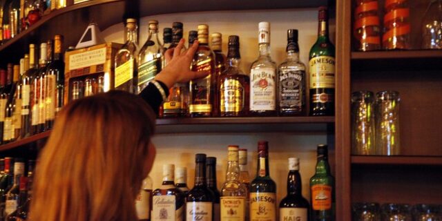 Νέα έρευνα: Το αλκοόλ αυξάνει τον κίνδυνο καρκίνου