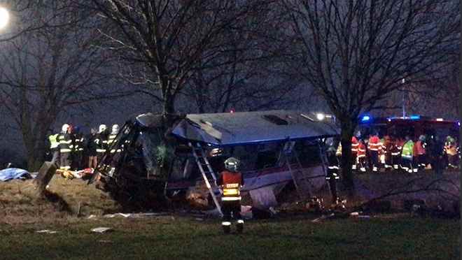 Τσεχία: Τουλάχιστον 3 νεκροί και 30 τραυματίες σε δυστύχημα με λεωφορείο