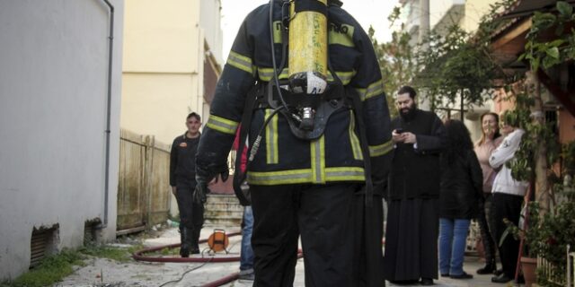 Υπό έλεγχο η φωτιά στο Πνευματικό Κέντρο της Ιεράς Μητρόπολης Νίκαιας