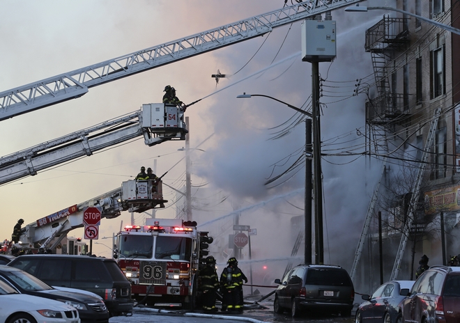 Δώδεκα τραυματίες από πυρκαγιά στο Μπρονξ