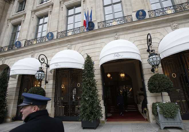 Το θρυλικό ξενοδοχείο Ritz του Παρισιού δημοπραττεί 3.500 συλλεκτικά έπιπλα
