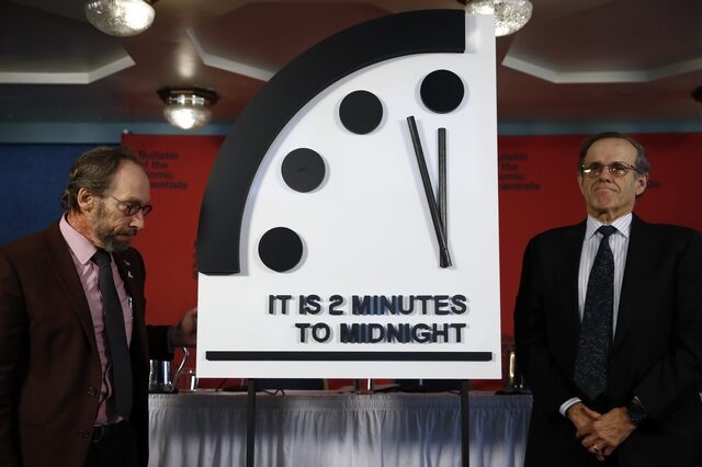 Το Ρολόι της Αποκάλυψης ‘μίλησε’: Απέχουμε δύο λεπτά από το τέλος του κόσμου