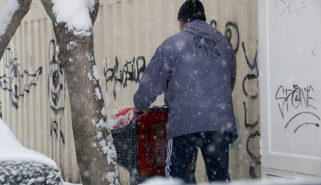 Χτυπάει η κακοκαιρία: Βροχές και χιονοπτώσεις σε όλη τη χώρα