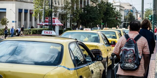 ‘Καμπάνες’ της Τροχαίας σε ταξιτζήδες που επέλεγαν πελάτες