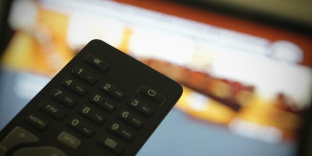 Τέλος παροχής ραδιοτηλεοπτικών υπηρεσιών από την κυβέρνηση