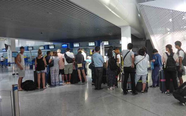 Αυξανόμενη η επιβατική κίνηση στο αεροδρόμιο Αθηνών