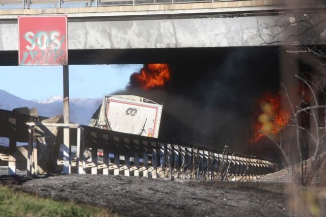 Τραγικό τροχαίο στην Ιταλία: Βυτιοφόρο συγκρούστηκε με δύο οχήματα και εξερράγη