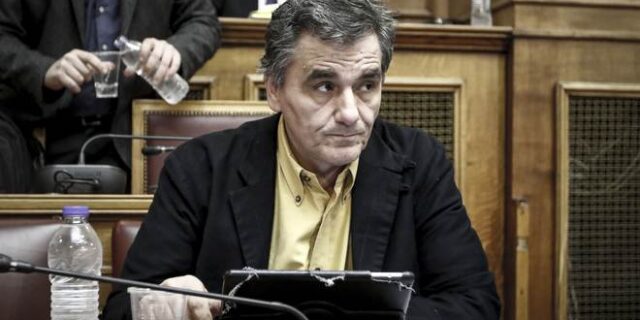 Πολυνομοσχέδιο: Σκληρή κόντρα για την επείγουσα διαδικασία
