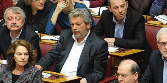 Βουλευτής του ΣΥΡΙΖΑ βάζει τρικλοποδιά στην Κυβέρνηση