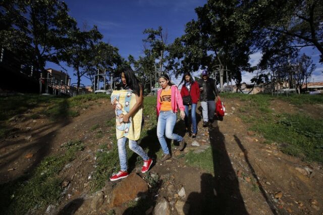 Οι πολίτες εγκαταλείπουν τη Βενεζουέλα του Μαδούρο