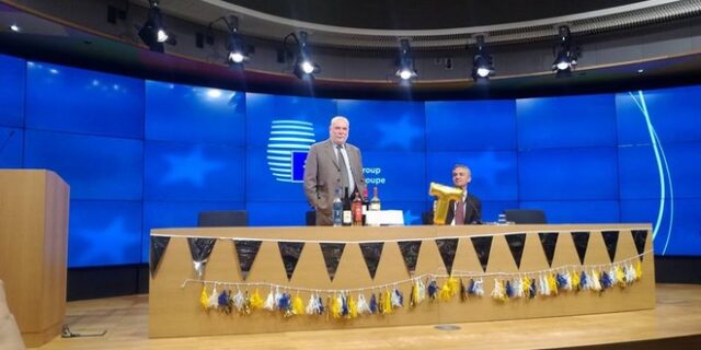 Με ήχους από Ζορμπά και ούζο το αντίο στο Βίζερ
