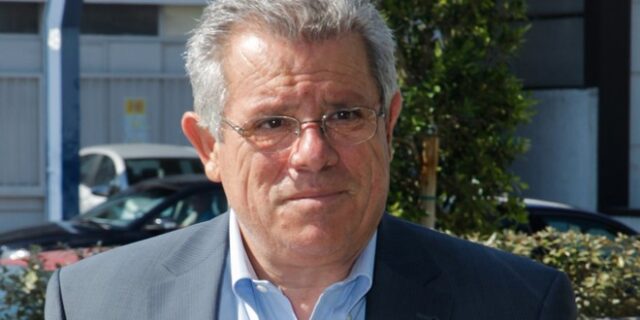 Βλάχος: ‘Ποια συμφέροντα θέλουν να ξαναγράψουν την ιστορία;’