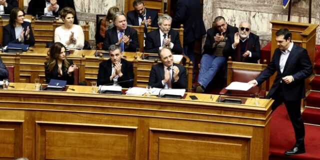 Βουλή: Πυρά από την αντιπολίτευση- Συμπαγής η κυβερνητική πλειοψηφία