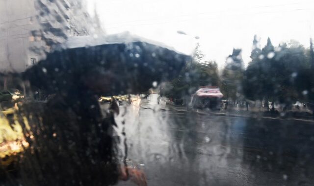 Έκτακτο δελτίο επιδείνωσης καιρού: Έρχονται καταιγίδες και χιονοπτώσεις