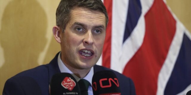 Βρετανός υπουργός Άμυνας: ‘Η Ρωσία θέλει να μας καταστρέψει’