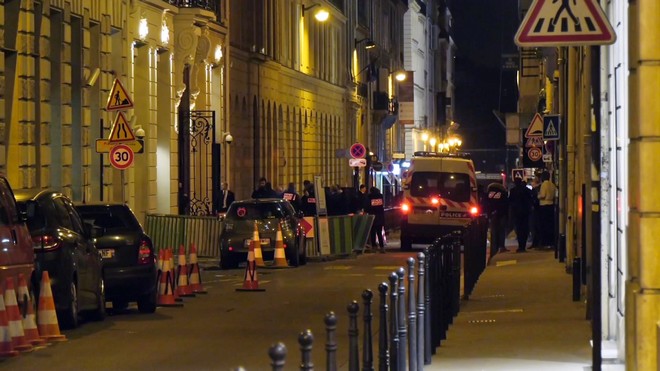 Γαλλία: Ένοπλοι ‘σήκωσαν’ κοσμήματα πολλών εκατ. από το Ritz του Παρισιού