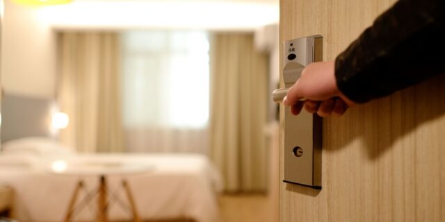 Ξενοδοχεία: Ο πελάτης θα έχει και δίκιο και φόρο