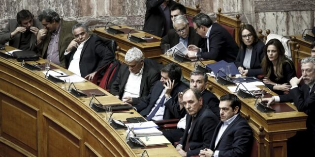 Μετά την ενίσχυση στη Βουλή, συσπείρωση στο κόμμα
