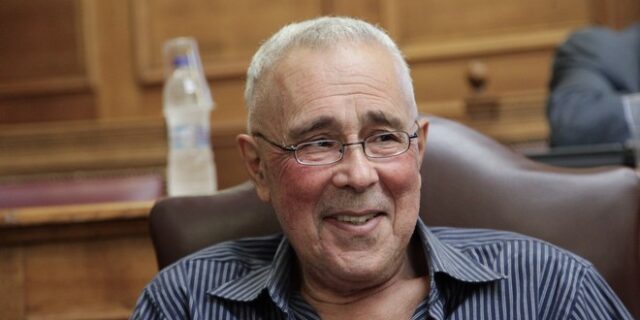 Ζουράρις: Δεν μπορεί να υπάρξει συμφωνία αν δεν αλλάξει το Σύνταγμα της πΓΔΜ